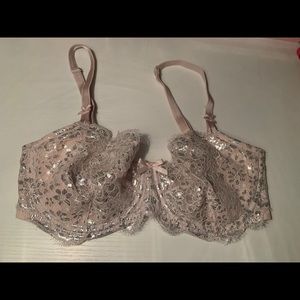 Victoria’s Secret unlined Dream Angels bra